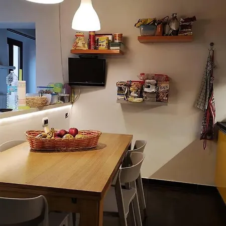 Ferienhaus Poeti & Misultin...poesia E Vacanze Sul Lago. *